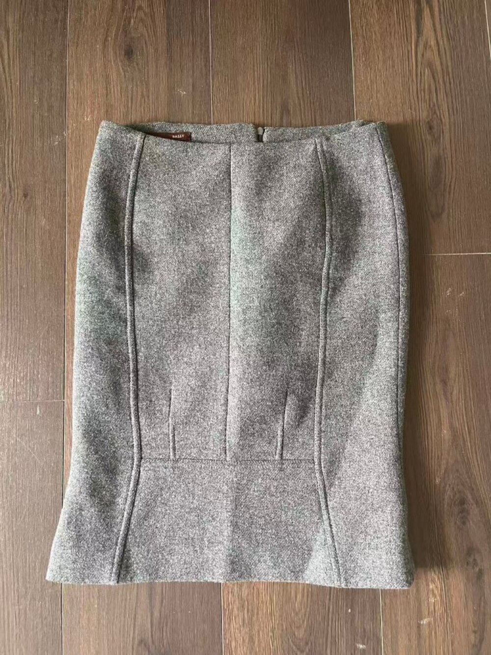Bally Gray Virgin Wool Knee-Length Pencil Skirt US 6 FR 38 IT 40 Made in Italy